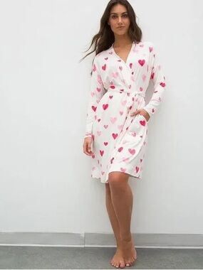 Soma White Wrap Robe with Pink Heart Print